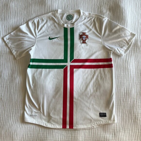 Portugal 2011/2012 Away Jersey - Picture 1 of 5